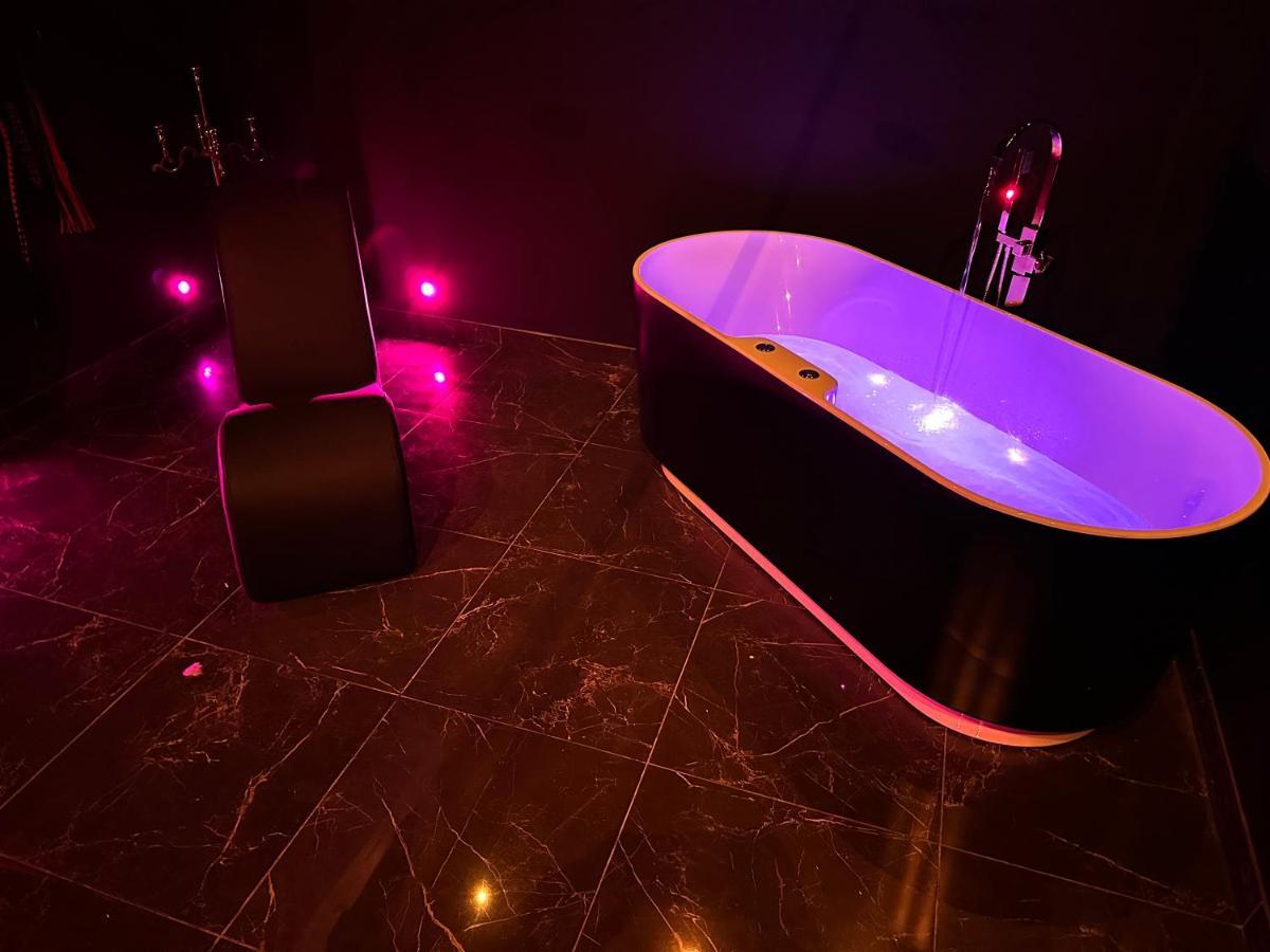 Loveroom De Luxe - Theme 50 Nuances De Grey Maison Privative Spa Insolite Douchy-les-Mines Ngoại thất bức ảnh