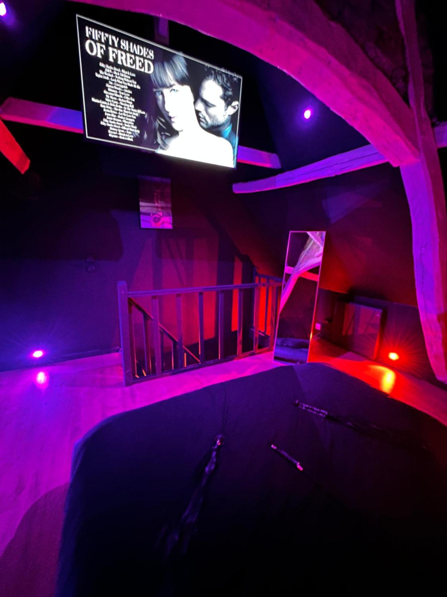 Loveroom De Luxe - Theme 50 Nuances De Grey Maison Privative Spa Insolite Douchy-les-Mines Ngoại thất bức ảnh
